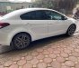 Kia Cerato 2016 - Bán Kia Cerato 1.6MT sản xuất 2016, màu trắng, xe gia đình sử dụng giữ gìn rất cẩn thận 100% máy móc khung gầm nguyên vẹn