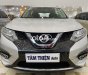 Nissan X trail 2018 - Cần bán gấp Nissan X trail 2.5 SV 4WD Premium năm 2018, màu bạc, 770tr