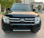 Mitsubishi Pajero 2009 - Cần bán gấp Mitsubishi Pajero sản xuất năm 2009, màu đen, nhập khẩu nguyên chiếc  