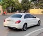 Mercedes-Benz C200 2018 - C200 trắng nội thất kem sx 2018, bản Limited có loa bum, 1 chủ từ đầu biển Hà Nội