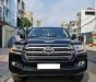 Toyota Land Cruiser 2017 - Bán Toyota Land Cruiser VX 4.6 V8 năm 2017, màu đen, xe nhập