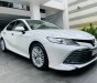 Toyota Camry 2019 - Bán Toyota Camry năm sản xuất 2019, màu trắng, nhập khẩu