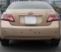 Toyota Camry 2009 - Bán xe Toyota Camry LE 2.5 năm sản xuất 2009, màu vàng, xe nhập