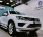 Volkswagen Touareg 2016 - Cần bán lại xe Volkswagen Touareg GP 3.6AT sản xuất năm 2016, màu trắng, nhập khẩu nguyên chiếc