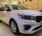 Kia Sedona 2018 - Bán ô tô Kia Sedona 2.2 DATH sản xuất 2018, màu trắng xe gia đình