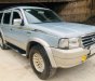 Ford Everest 2006 - Cần bán Ford Everest 2.5MT sản xuất 2006, màu bạc xe gia đình giá cạnh tranh