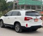 Kia Sorento 2016 - Cần bán xe Kia Sorento 2.4 AT sản xuất 2016, màu trắng, 595 triệu