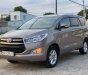 Toyota Innova 2017 - Cần bán lại xe Toyota Innova 2.0E sản xuất năm 2017, màu xám