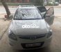 Hyundai i30 2011 - Bán Hyundai i30 sản xuất 2011, màu trắng xe gia đình, 300 triệu