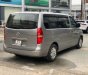 Hyundai Starex 2017 - Màu ghi, 666tr