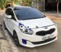 Kia Rondo 2016 - Màu trắng, xe nhập