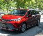 Toyota Sienna 2022 - Xe màu đỏ