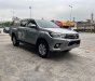 Toyota Hilux 2017 - Bán xe màu bạc