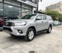 Toyota Hilux 2017 - Bán xe màu bạc