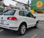 Volkswagen Touareg 2016 - Bán ô tô Volkswagen Touareg năm 2016 nhập khẩu nguyên chiếc giá 1 tỷ 199tr