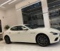 Maserati Ghibli 2020 - Nhập khẩu chính hãng 1 chiếc duy nhất tại showroom, màu trắng ngọc trai, nội thất đỏ cực đẹp