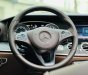 Mercedes-Benz 2018 - Màu đen, nội thất nâu, odo 4v km