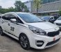 Kia Rondo 2017 - Cần bán xe ít sử dụng, giá tốt 480tr + tặng gói chăm sóc xe miễn phí 1 năm