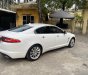 Jaguar XF 2012 - Màu trắng Ngọc Trinh