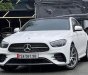 Mercedes-Benz E300 2022 - Màu trắng, nội thất nâu