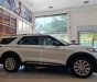 Ford Explorer 2022 - Xe màu trắng
