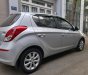 Hyundai i20 2013 - Xe màu bạc xe gia đình