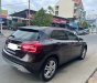 Mercedes-Benz GLA 200 2016 - Cần bán gấp xe Mercedes-Benz GLA 200 năm 2016, màu nâu, xe cực đẹp ít chạy mới 99%