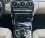 Mercedes-Benz C180 2020 - Xe màu đen nội thất kem