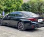 BMW 520i 2018 - Cần bán gấp xe đen nội thất kem