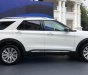 Ford Explorer 2022 - Xe màu trắng