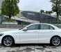 Mercedes-Benz C200 2016 - Cần bán xe trắng/kem - Xe cá nhân sử dụng biển số TP + hồ sơ giấy tờ đầy đủ + tặng thẻ chăm xe 1 năm