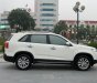 Kia Sorento 2011 - 2.4MT trắng máy xăng, số sàn