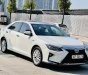 Toyota Camry 2018 - Màu trắng, nhập khẩu nguyên chiếc giá ưu đãi