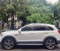 Chevrolet Captiva 2016 - Gia đình cần bán đăng ký: 02/2017 màu trắng, GĐ sử dụng mới 98%