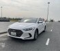 Hyundai Elantra 2018 - Màu trắng xe gia đình