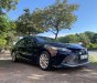 Toyota Camry 2019 - Xe màu đen, giá 899tr