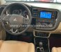 Mitsubishi Outlander 2017 - Màu đỏ, xe nhập