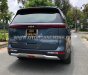 Kia Carnival 2021 - Biển thành phố