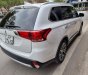 Mitsubishi Outlander 2018 - Xe màu trắng  