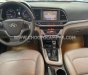 Hyundai Elantra 2017 - Màu nâu số tự động, 520 triệu
