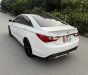 Hyundai Sonata 2010 - Xe màu trắng