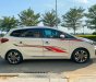 Kia Rondo 2018 - Xe màu trắng