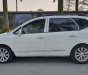 Kia Carens 2011 - Xe màu trắng