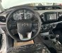 Toyota Hilux 2023 - Màu trắng giao ngay