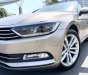 Volkswagen Passat 2017 - Máy 1.8 Turbo ít hao xăng 100km/8 lít, màu vàng cát, full cao cấp nhất đủ đồ