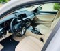 BMW 520i 2019 - Bán bmw 520i trắng kem model 2019 siêu lướt