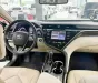 Toyota Camry 2.0G 2020 - Bán Toyota Camry 2.0G model 2020, chạy hơn 4 vạn km, dàn lốp theo xe.