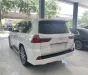 Lexus LX 570 2016 - Bán xe Lexus LX570 sản xuất năm 2016 xe đăng ký cá nhân, màu trắng nội thất kem, xe đi được 86.000Km chất xe còn rất mới