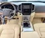 Toyota Land Cruiser 4.6 V8 2016 - Bán Toyota Land Cruiser 4.6 V8 2016, màu vàng cát cực đẹp.