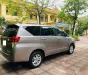Toyota Innova 2.0E 2020 - Gia đình tôi cần bán chiếc xe ô tô Toyota Innova 2.0E màu xám vàng 2020